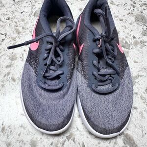 Nike Flex Contact (GS) Youth Size 4Y/ Gray & Pink Lightweight Running